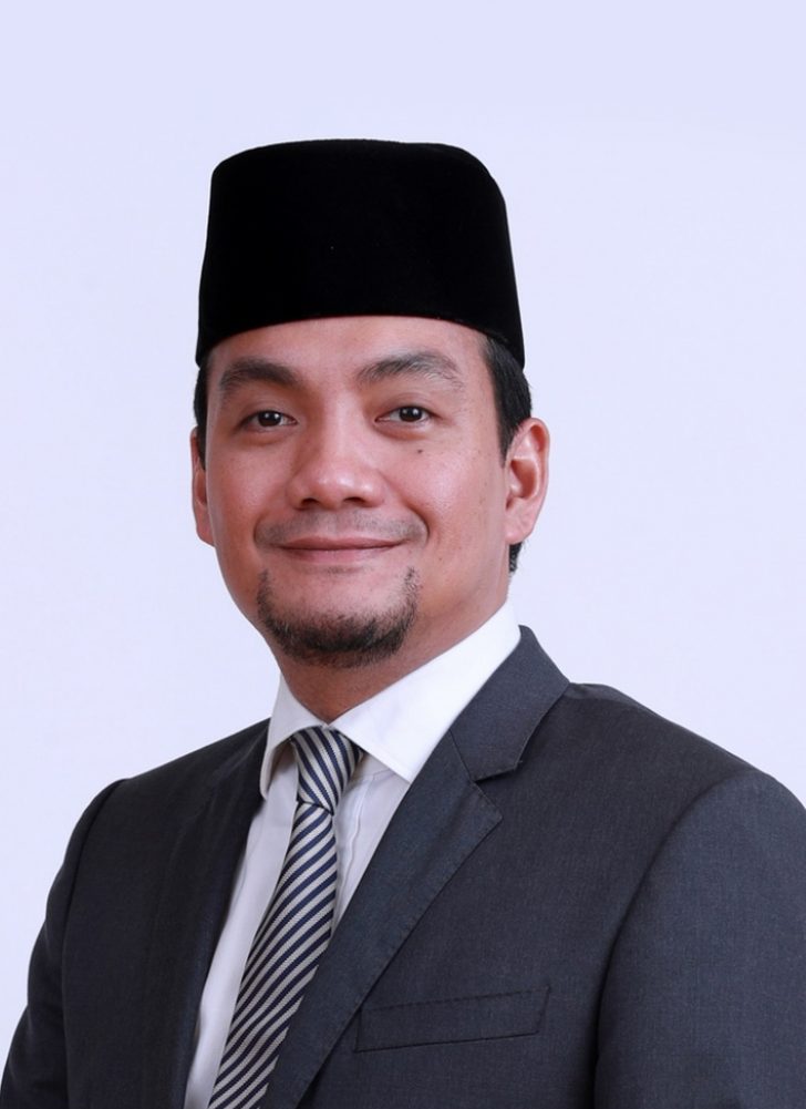 Menteri Besar Ke-19,Datuk Onn Hafiz Ghazi
(15 Mac 2022 - Kini)